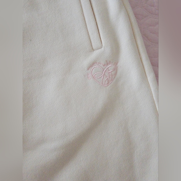 COPY - MY MUM MADE IT MMMI cream heart logo sweatpants XS - Picture 3 of 7